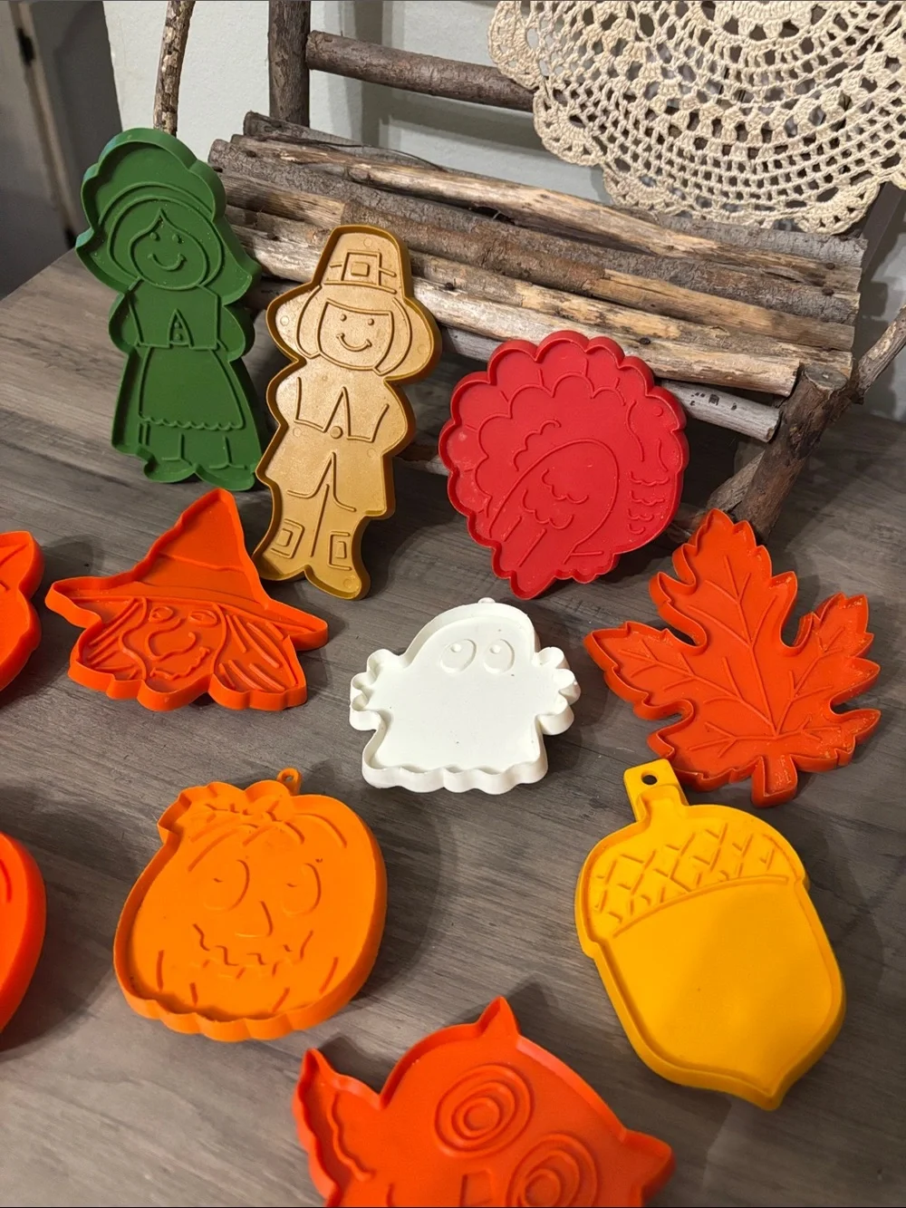 11 Vintage Halloween Thanksgiving Fall  Cookie Cutter Set Hallmark Plastic